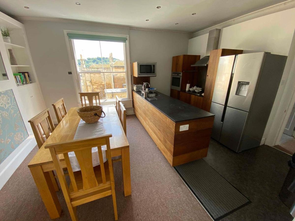 Bath Roof Terrace Apartment, City Centre, Sleeps Up To 8 Zewnętrze zdjęcie