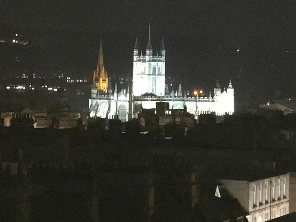 Bath Roof Terrace Apartment, City Centre, Sleeps Up To 8 Zewnętrze zdjęcie